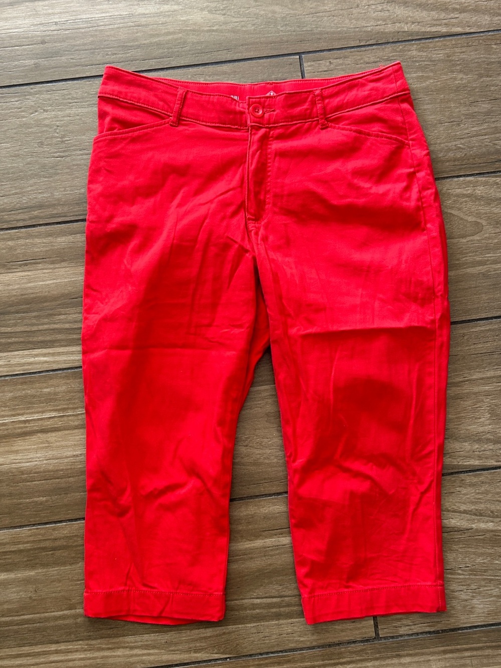 Red capri pants